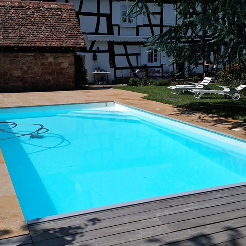 Antidérapant Stellmann appliqué sur dalles abords de piscine