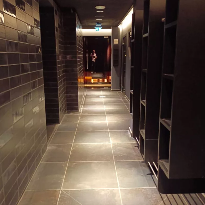 Antidérapant Stellmann appliqué dans les couloirs du  SPA Hôtel du Parc 67 Obernai