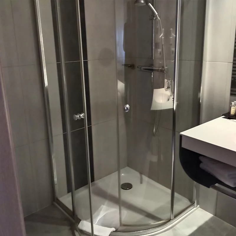 Antidérapant Stellmann appliqué dans le bac de douche