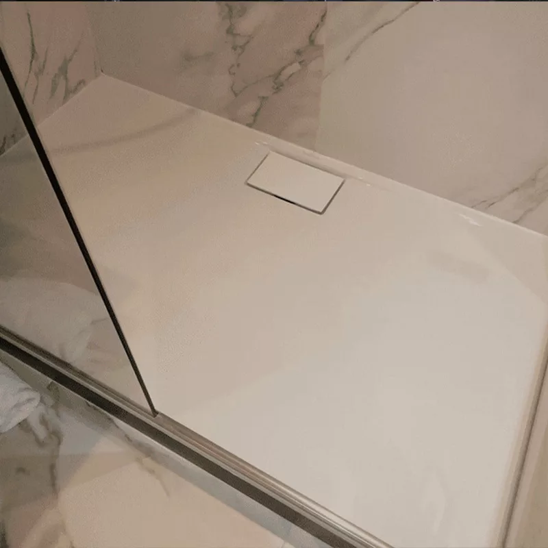 Antidérapant Stellmann appliqué dans les douches de l'Hôtel Niepce Paris