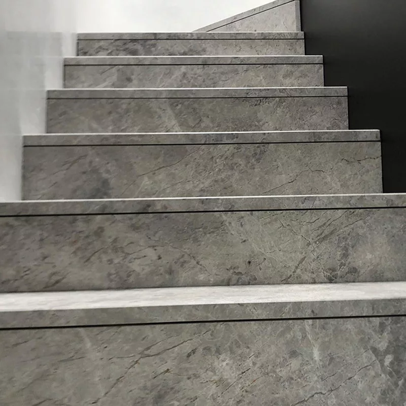 Antidérapant Stellmann appliqué sur escalier marbre 